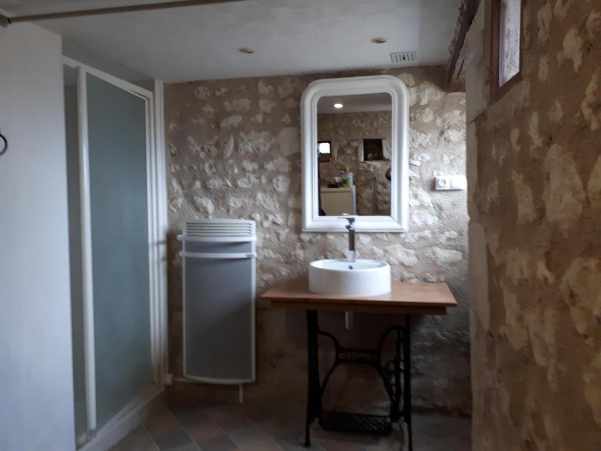 Les Quatre Saisons Bed & Breakfast Antogny-le-Tillac Exterior photo