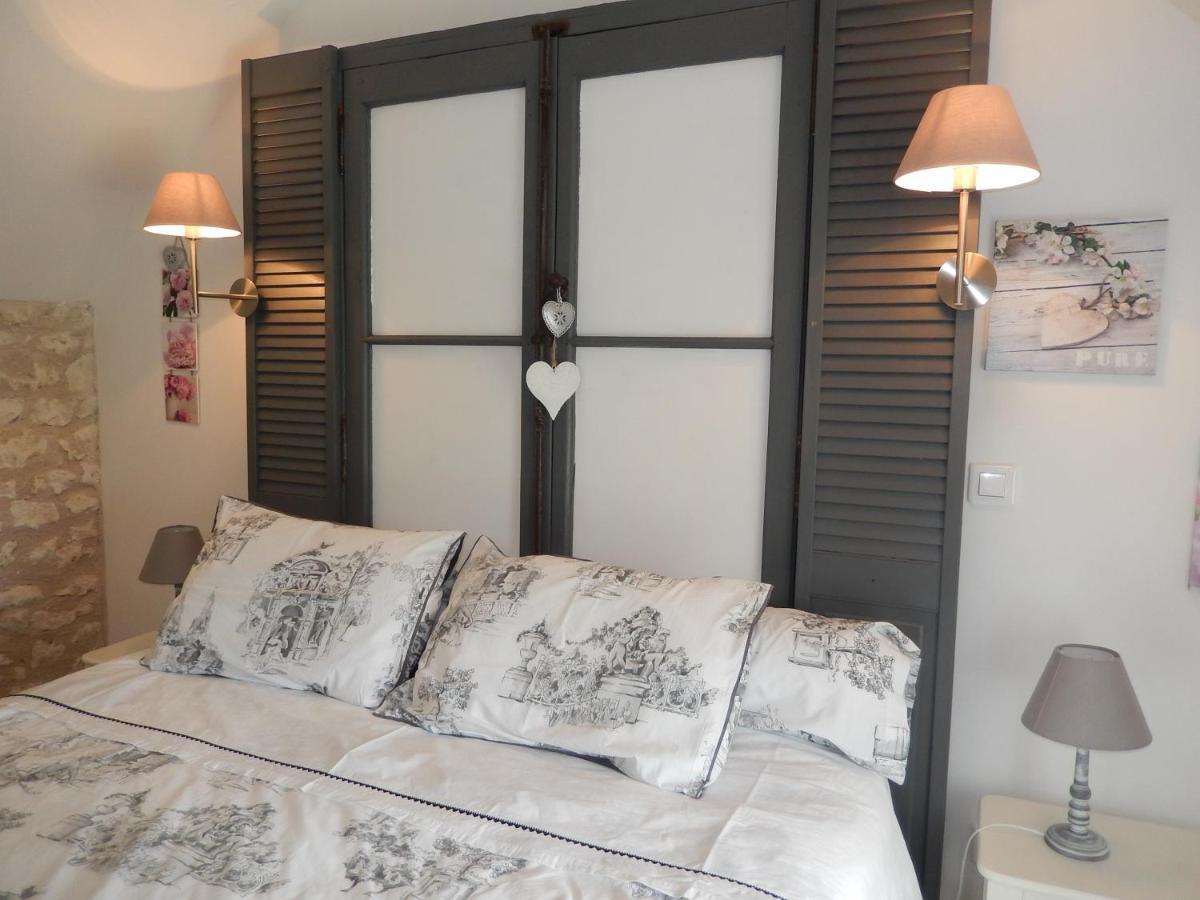 Les Quatre Saisons Bed & Breakfast Antogny-le-Tillac Exterior photo
