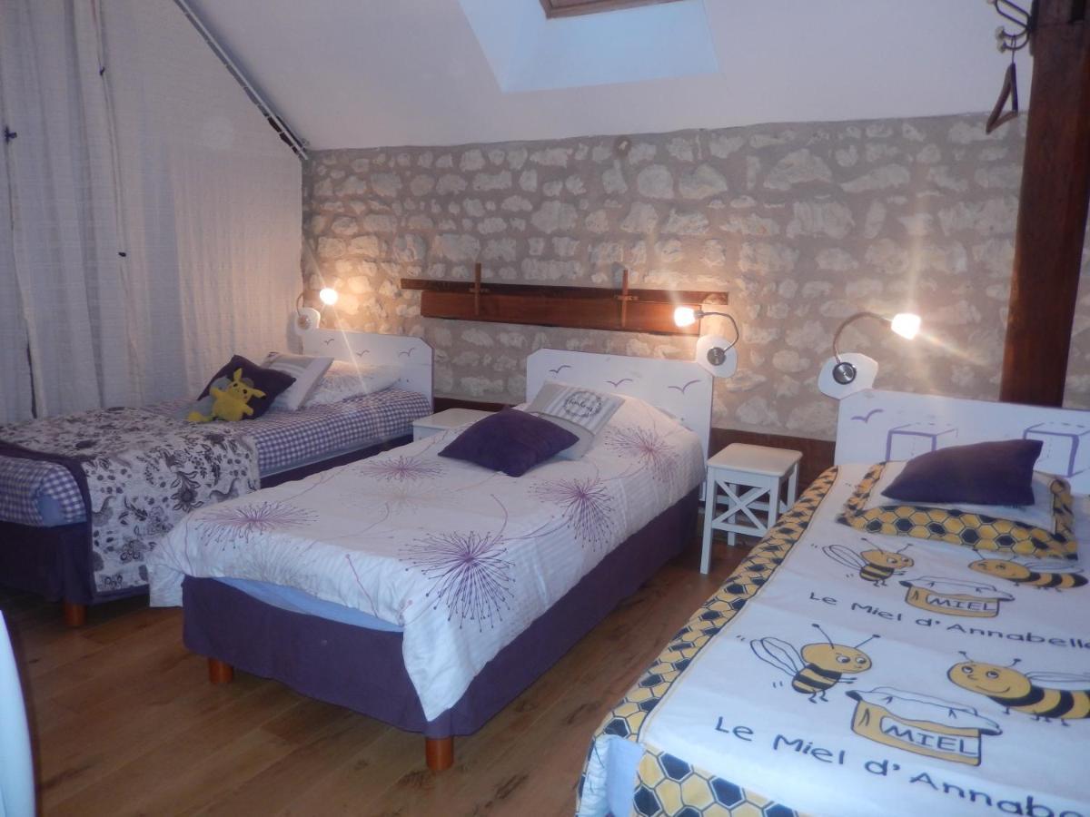 Les Quatre Saisons Bed & Breakfast Antogny-le-Tillac Exterior photo